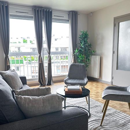 Brand-New Studio With Eiffel Tower View Paris Exterior photo