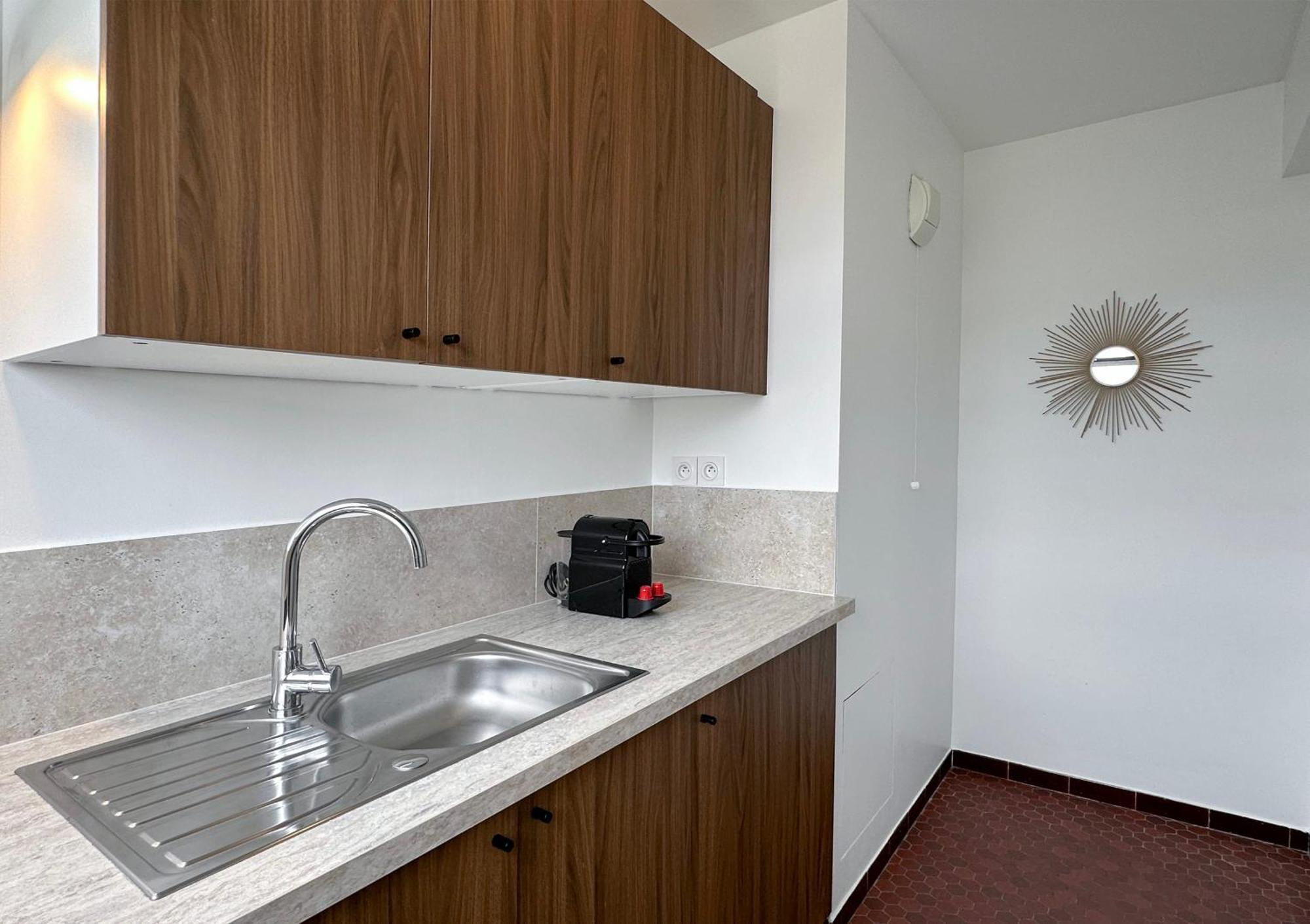 Brand-New Studio With Eiffel Tower View Paris Exterior photo