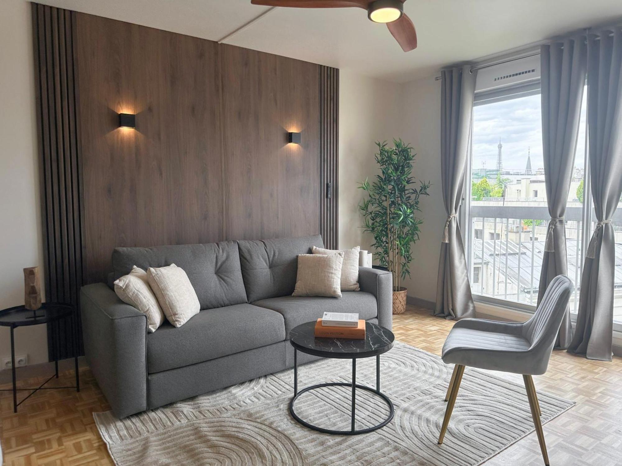 Brand-New Studio With Eiffel Tower View Paris Exterior photo
