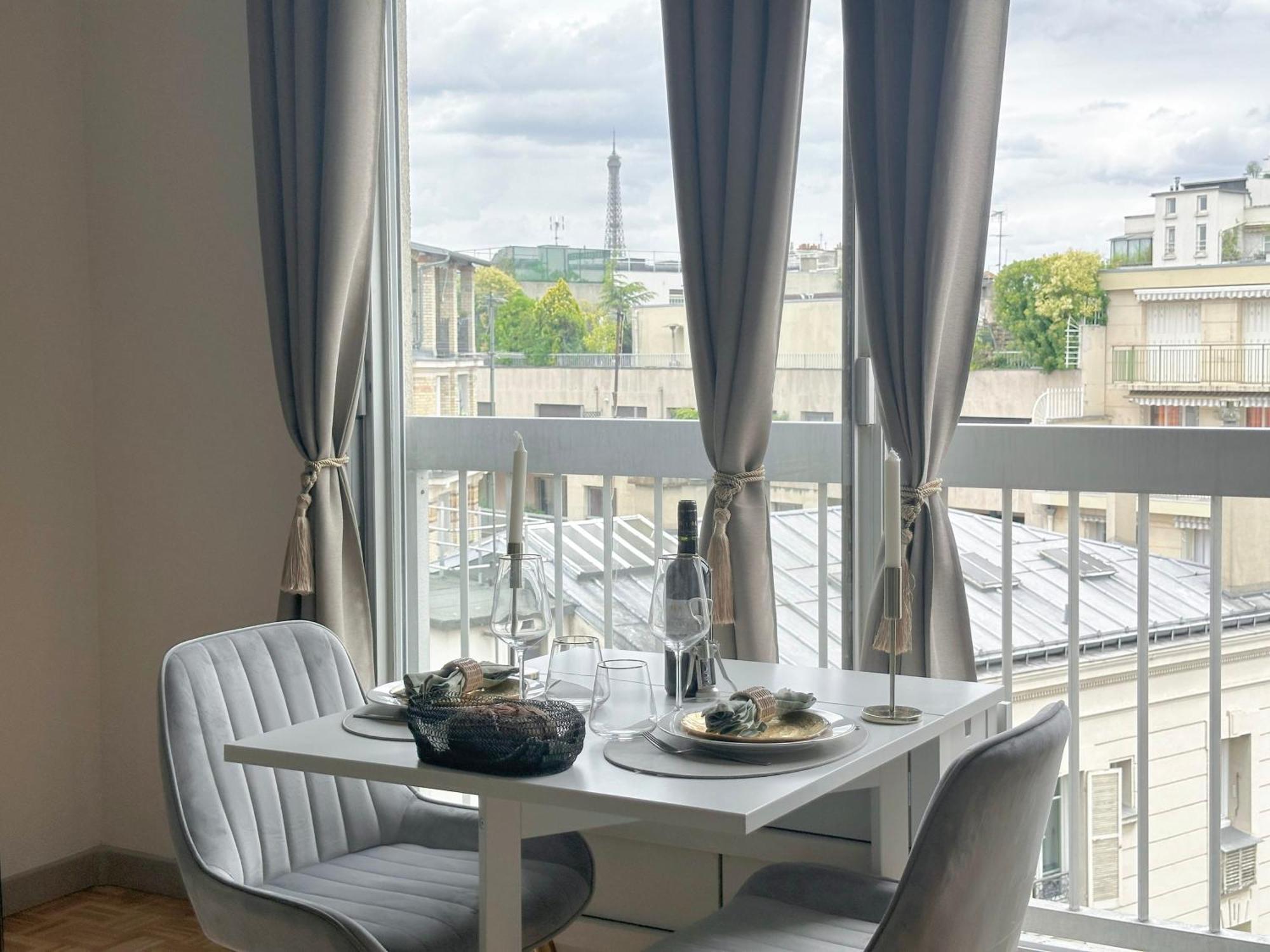 Brand-New Studio With Eiffel Tower View Paris Exterior photo