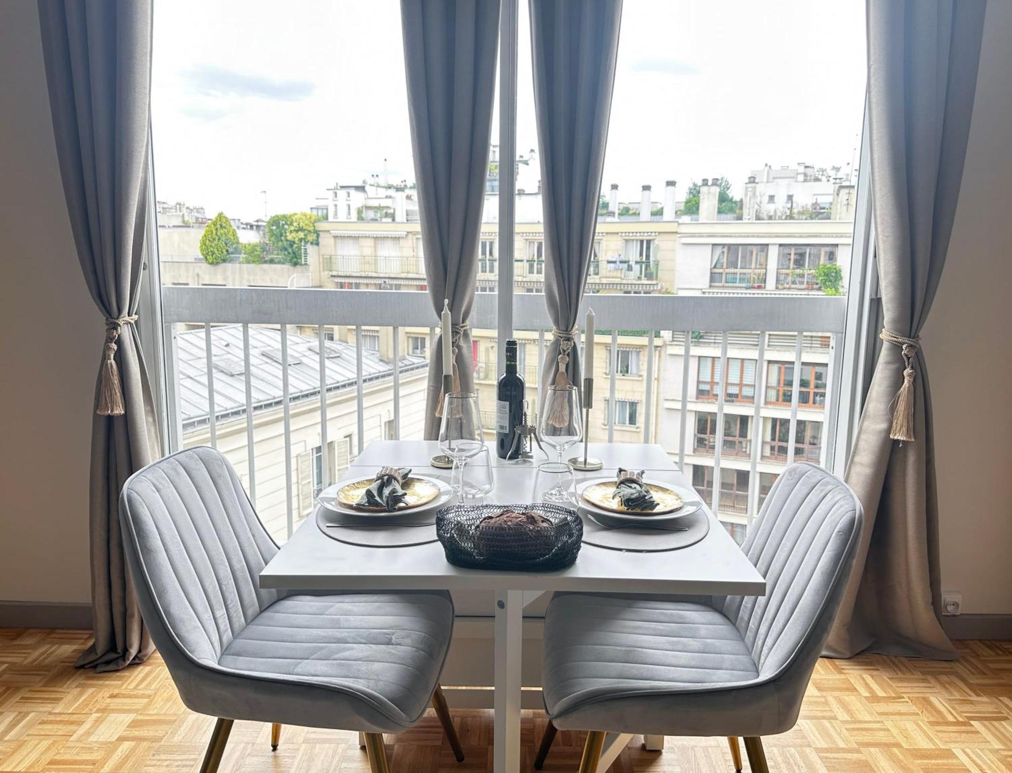 Brand-New Studio With Eiffel Tower View Paris Exterior photo