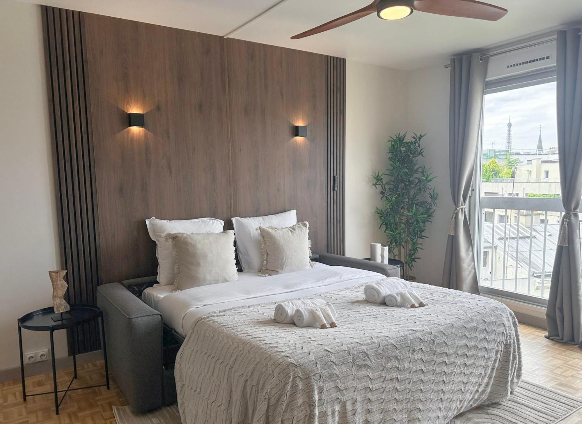 Brand-New Studio With Eiffel Tower View Paris Exterior photo